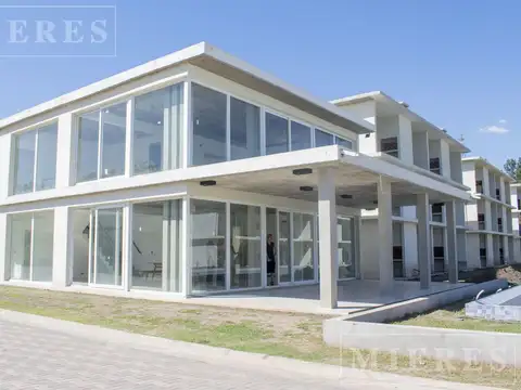 Casa en Venta en Countries y Barrios Cerrados en Pilar, USD 210.000