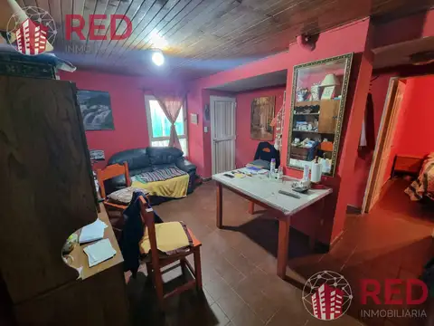 Casa 6 ambientes con 2 baños
