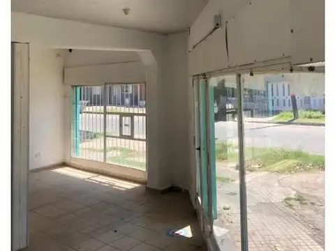 Local en Venta en Barrio Matheu, USD 75.000