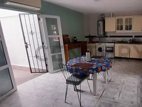 Bombal 1400, Piso 0