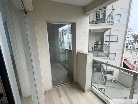 Avenida San Martín e/ Helguera y Cuenca
