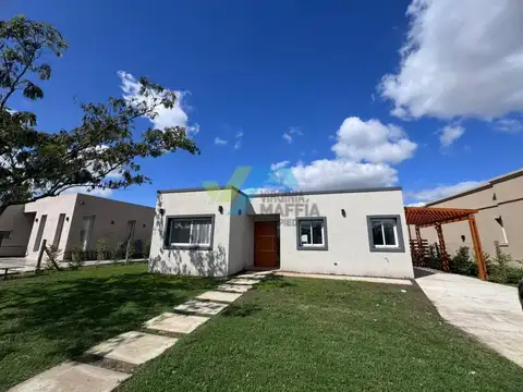 Casa en una planta lote interno - Pilar del Este