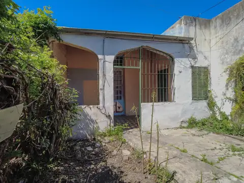 Venta Casa 6 Ambientes/Locales a Refaccionar Adrogué