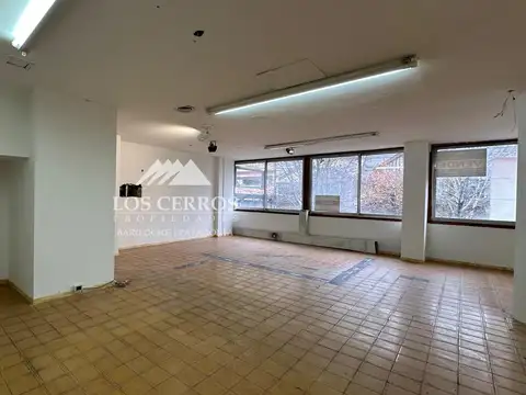 LOCAL  EN VENTA CENTRO BARILOCHE CALLE QUAGLIA Y MITRE