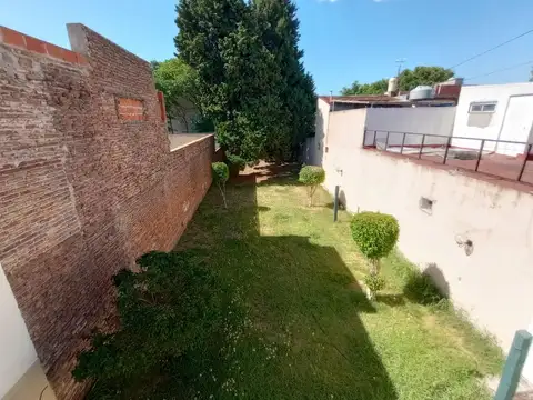 Depto Tipo Casa en Venta de 5 ambientes