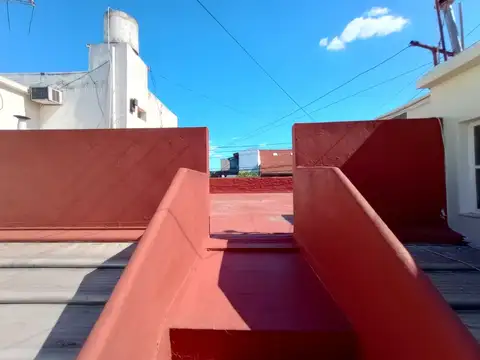 Depto Tipo Casa 5 ambientes con 2 baños