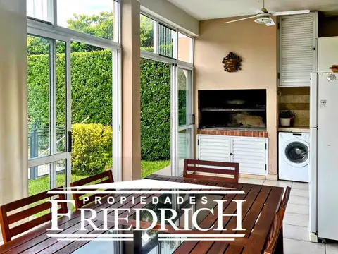 Casa en Venta con 4 cocheras