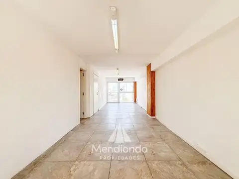 Oficina en Alquiler en Centro, $ 700.000