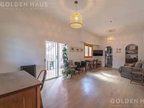 Casa en Venta con 1 cochera