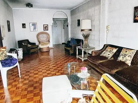 Excelente ubicación 4 amb Bcon Baul Paraguay 2500