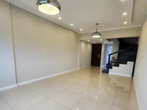Dúplex 3 ambientes con cochera - Chauvín