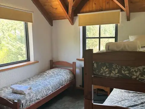 Casa en Alquiler Temporal con 3 cocheras