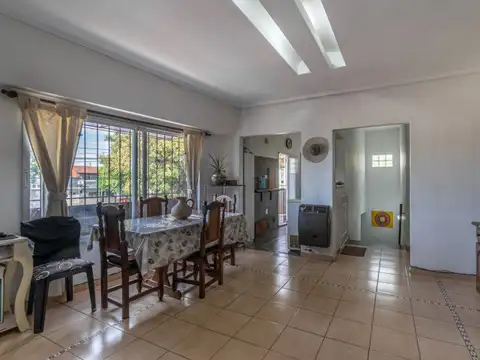 PH. 3 ambientes. Terraza. Entrada independiente. Vélez Sarsfield