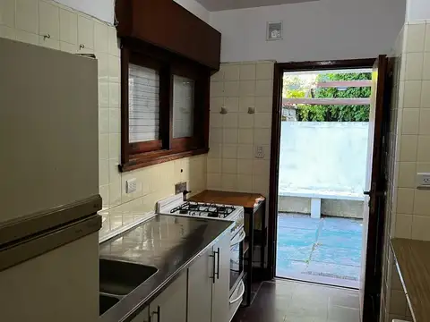 Depto Tipo Casa 4 ambientes con 2 baños