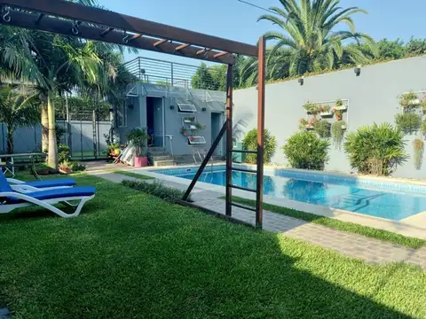 Casa en Venta con 4 cocheras