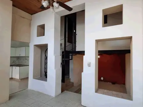 Depto Tipo Casa en Venta 50 años