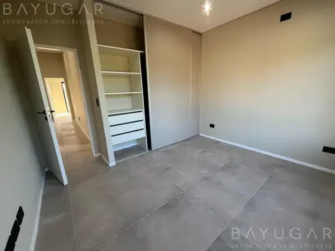 Casa en Venta en Los Alcanfores, USD 230.000