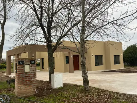 Venta Casa  a estrenar - Barrio Privado Los Alcanfores - Pilar
