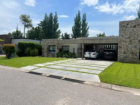 Luis de Camoens 2000, Piso 0