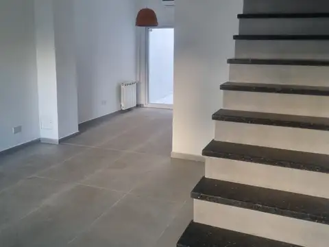 Casa en Alquiler en Martinez, USD 1.500