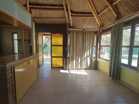 Casa en Venta con 4 cocheras