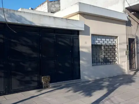 Excel casa de 3 amb cochera  con patio jardin y Quncho 3 cuadras Est. j.L.Suarez