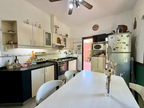 BELGRANO 2000 ESQUINA CASTRO BARROS