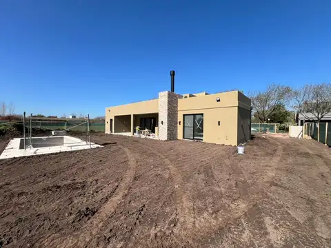 CASA 4 AMBIENTES A ESTRENAR HARAS SAN PABLO