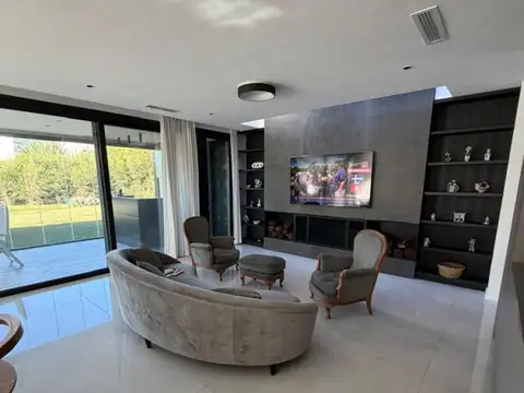 Casa - Venta - Argentina, City Bell - Club de Campo Grand Bell  467 e/ 142 y 148 5000