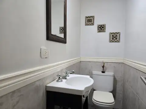 Casa 5 ambientes con 3 baños