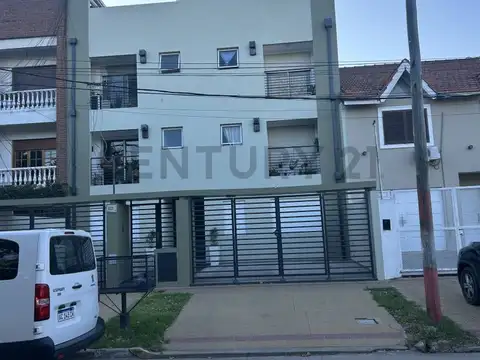 526 1600, Piso 1