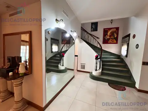 Casa 5 ambientes con 2 baños