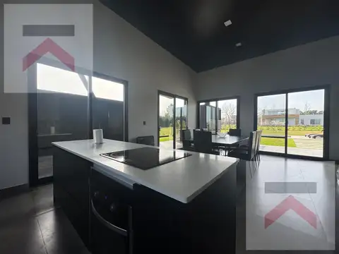 Casa 4 ambientes con 3 baños