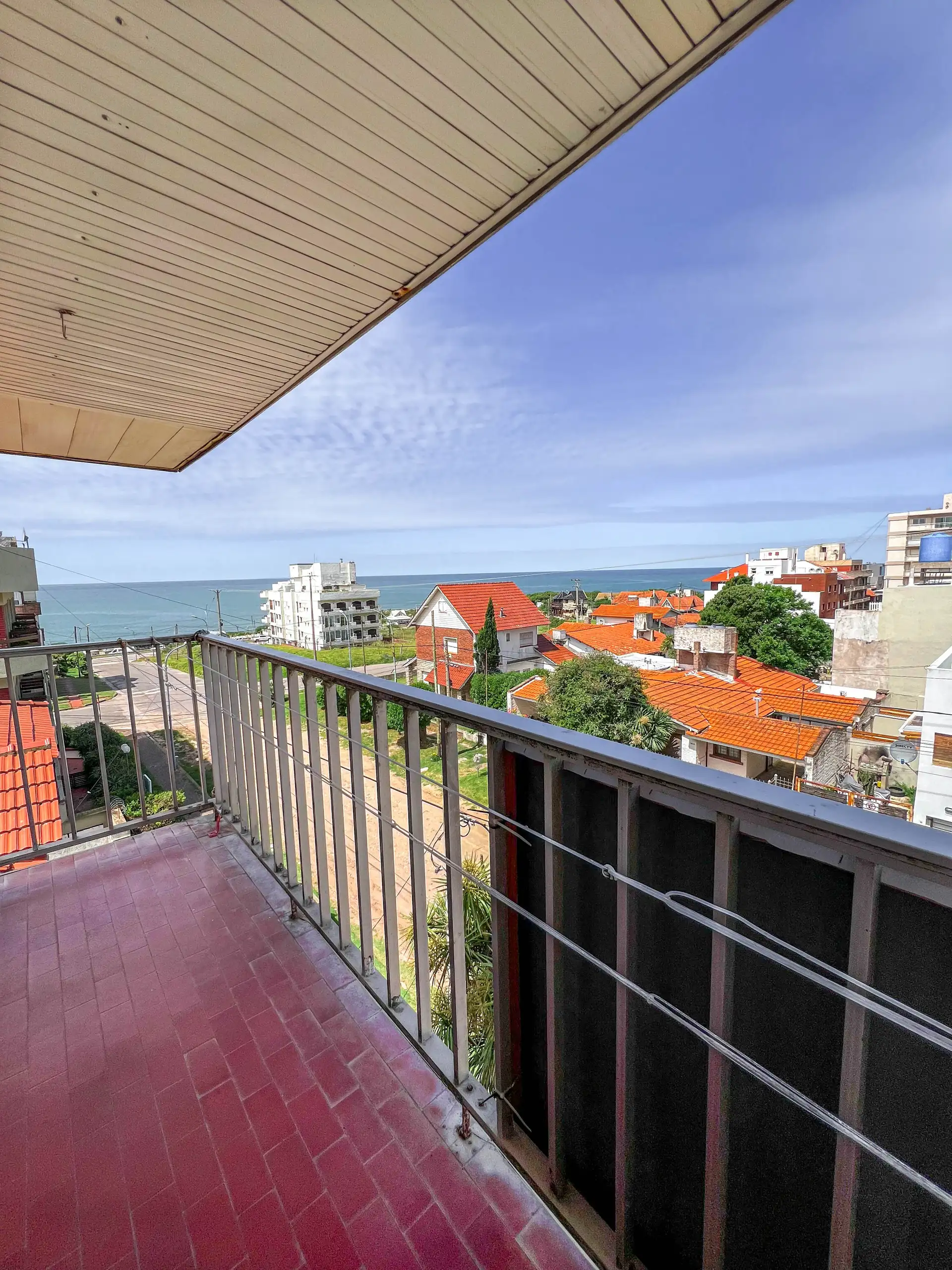 Departamento 3 amb. c/ balcon + esp. p/ auto. Reciclado- Punta Mogotes