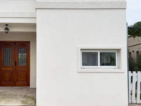Casa en Alquiler de 3 dormitorios