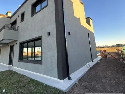Depto Tipo Casa en Venta de 4 ambientes