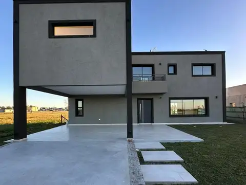 Depto Tipo Casa en Venta en Canning, USD 330.000