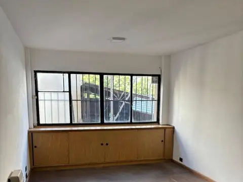 Alquiler oficina gran ubicacion.