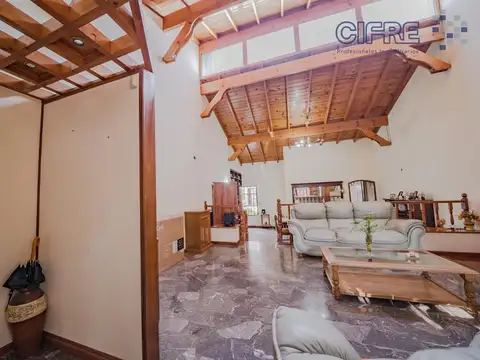 Casa 5 ambientes con 4 baños