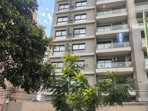 Macrocentro. Dean Funes 400