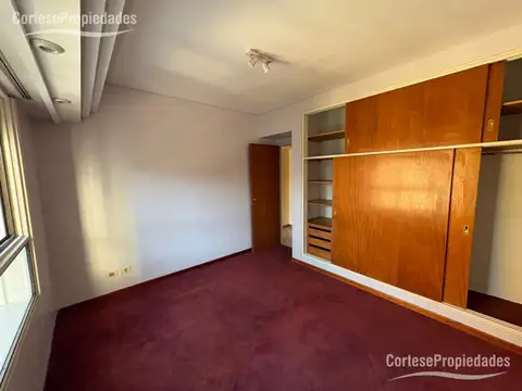 Departamento en Alquiler con 1 cocheras