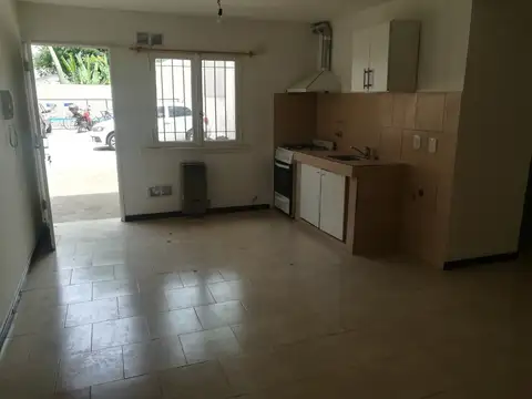 Depto Tipo Casa en Alquiler de Monoambiente