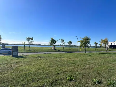 Terreno en Venta 42  mts Fondo