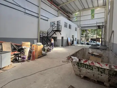 Depósito en alquiler - 800m2 - Mixtura 3 - Parque Chas