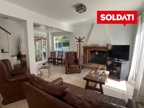 Casa 5 ambientes con 2 baños