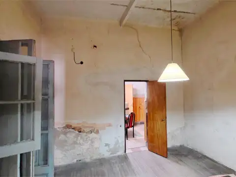 IMPORTANTE INMUEBLE MULTIPROPÓSITO IDEAL COMERCIOS AMEGHINO 671