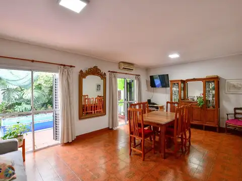 CASA EN VENTA LA PLATA 3 DORMITORIOS CON LOTE