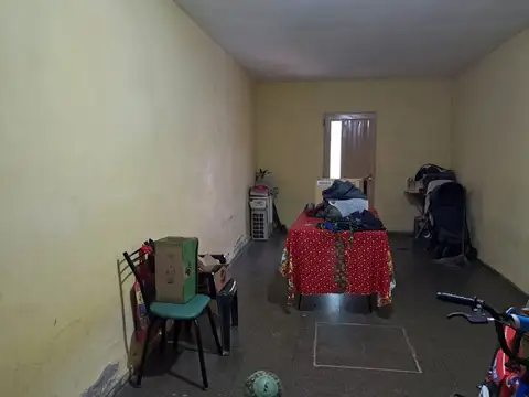 Casa 7 ambientes con 1 baño