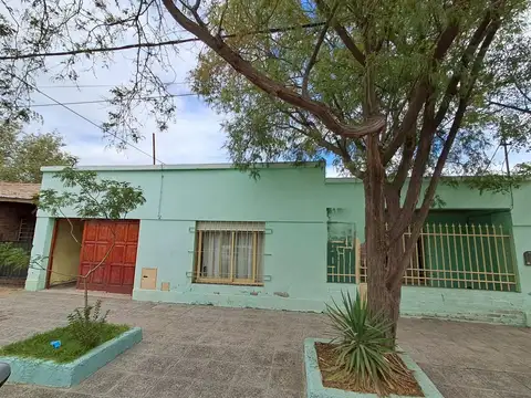 VENTA DE CASA EN EXCELENTE UBICACIÓN