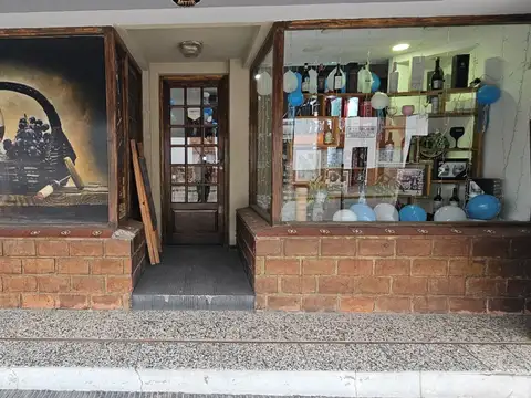En VENTA/  2 Locales comerciales en  Punta  Alta